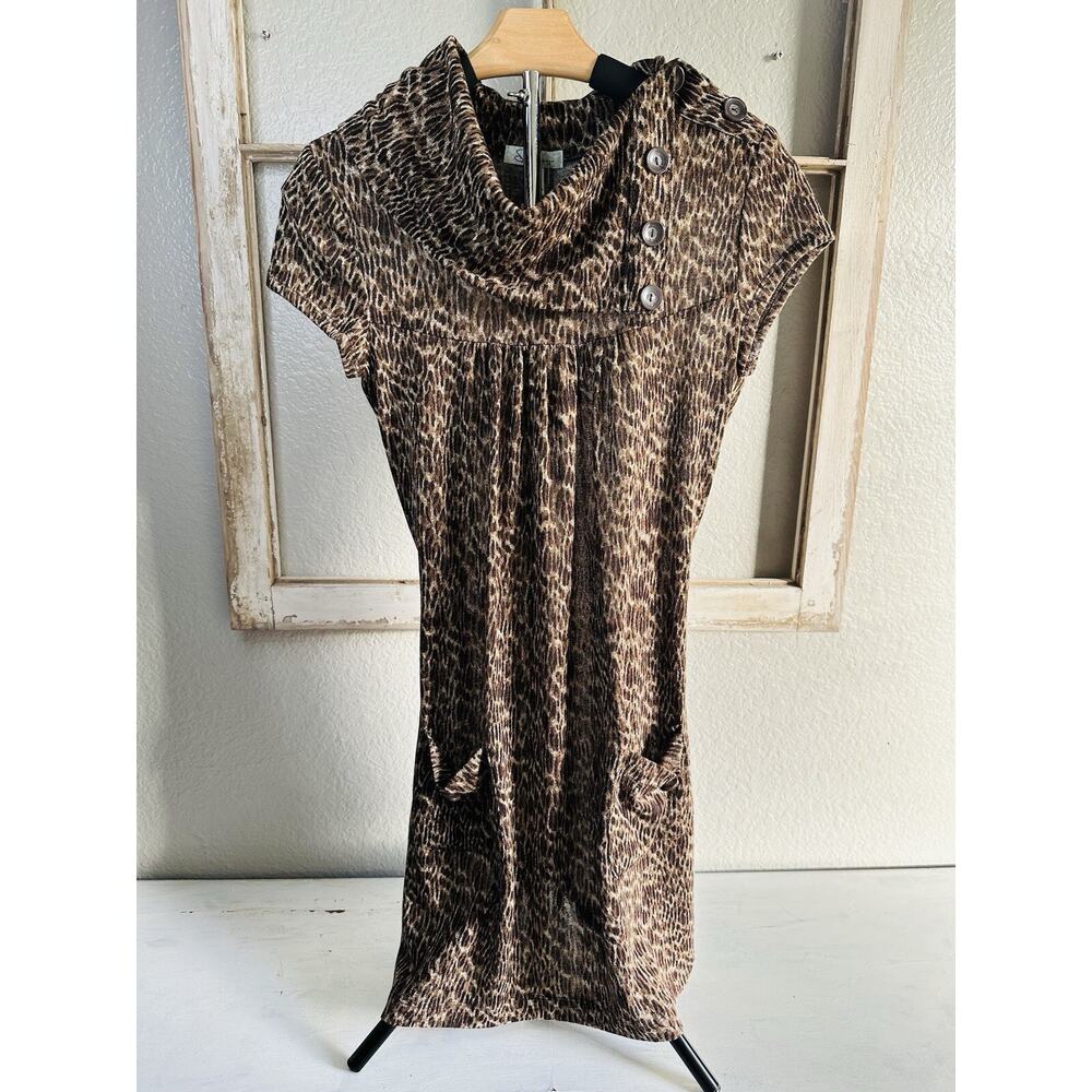 Speechless animal print dress Short Sleeve Medium Cowl Neckline‎ Button Shoulder